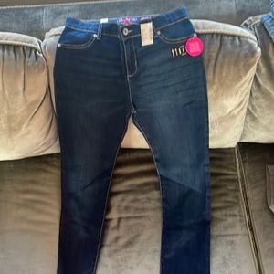 Children’s Place Jeggings size 14 Stretch Brand New